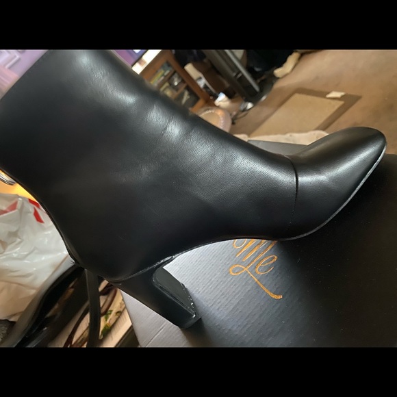 Forever 21 Black Booties - Picture 3 of 5